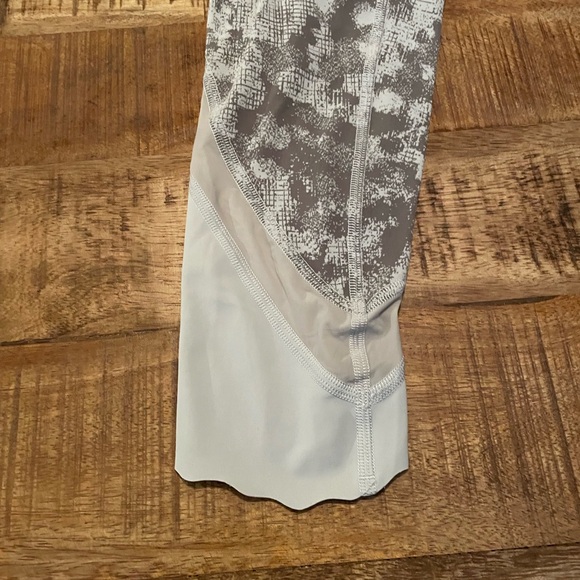 Lululemon Wunder Under High-Rise Scalloped Hem Crop Leggings - Picture 5 of 6